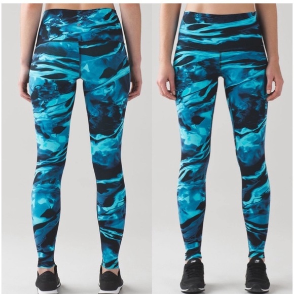 lululemon athletica Blue Patterned Leggings - Picture 2 of 16